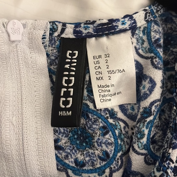 H&M Divided US 2 Blue White Dress with side details - Picture 3 of 4